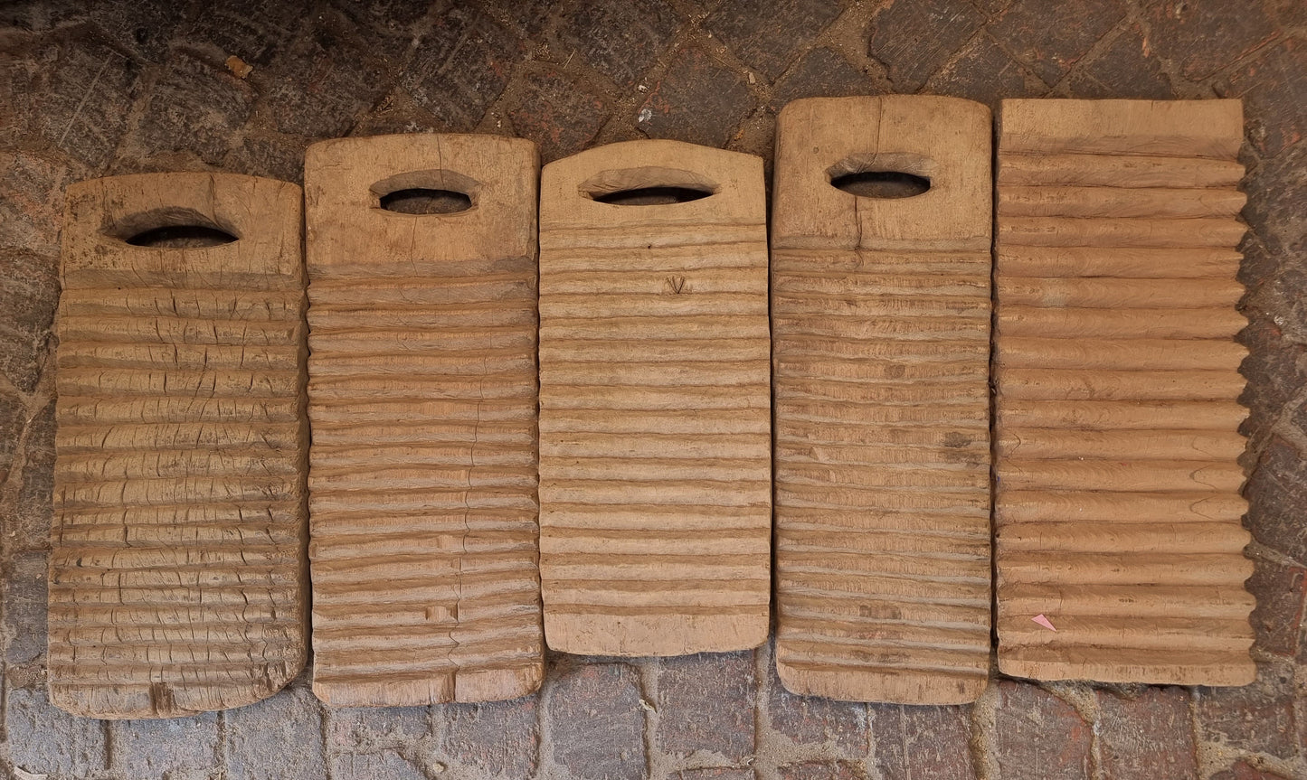 SENUFO WASHING BOARD (IVORY COAST) 28W 60H