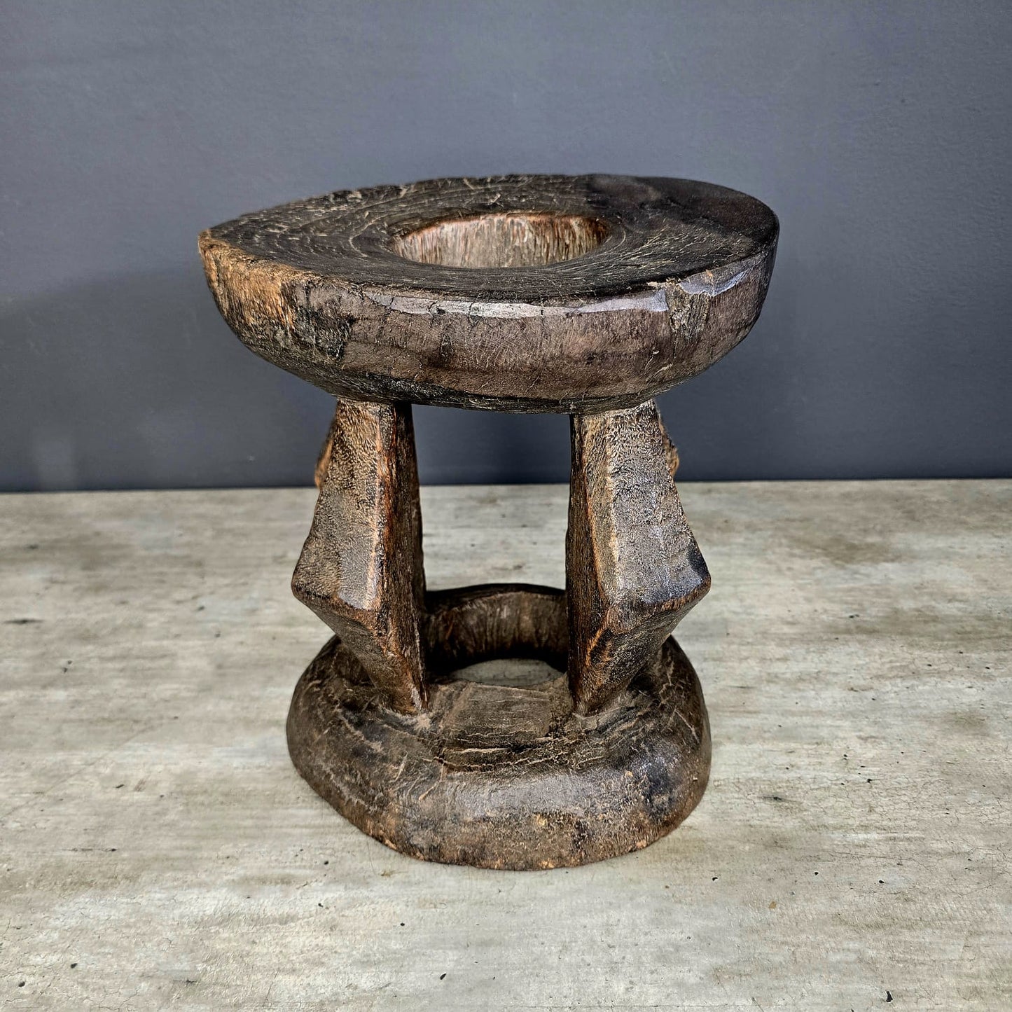 LOZI STOOL (ZAMBIA) ROUND 28D 33H