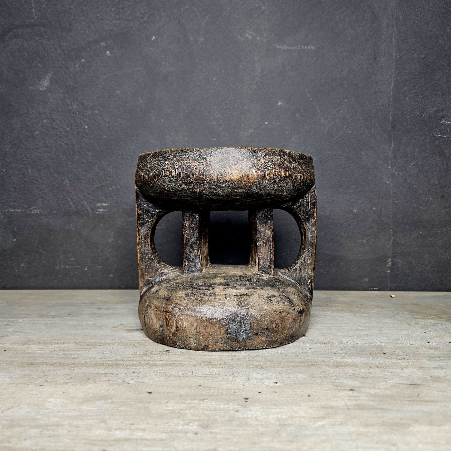 LOZI STOOL (ZAMBIA) ROUND 20D 21H
