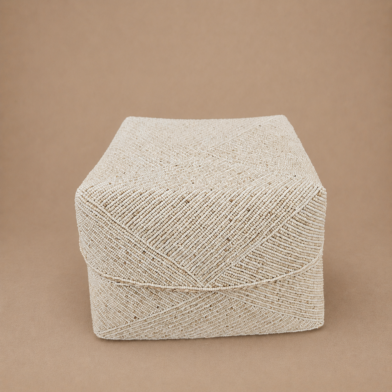 BEADED BOX (INDONESIA) WHT/NAT