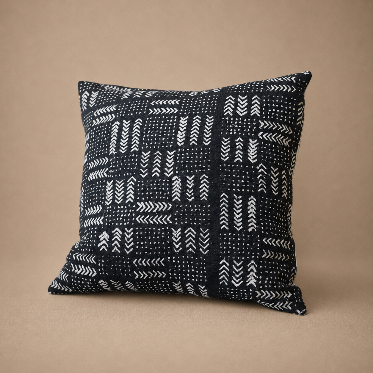 MUD CLOTH CUSHION (MALI) 50L 50W BLACK