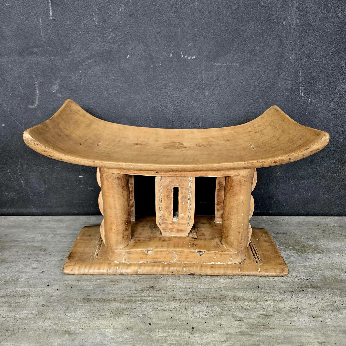 ASHANTI STOOL (GHANA) MED