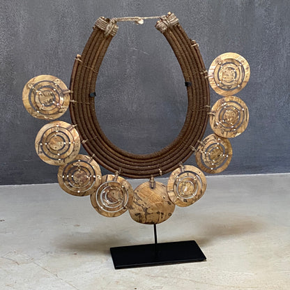PAPUA SHELL COLLAR (INDONESIA) SPIRAL 39W 42H BRN