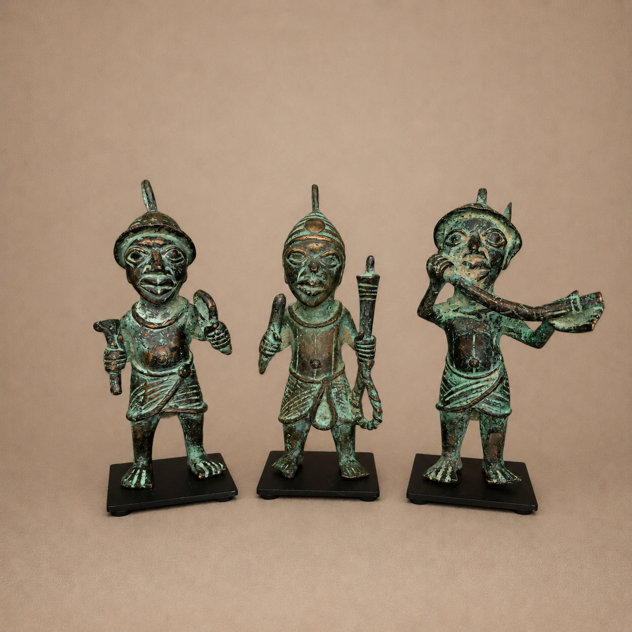 BENIN FIGURE (NIGERIA) 20H