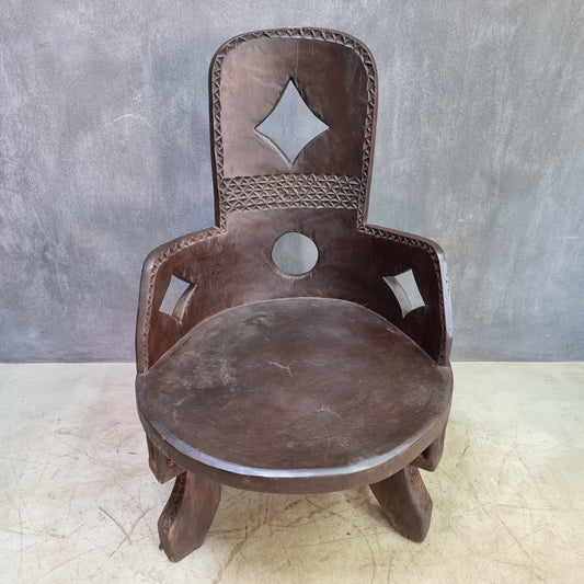 DIGNITARY CHAIR (TANZANIA) 65D 100H