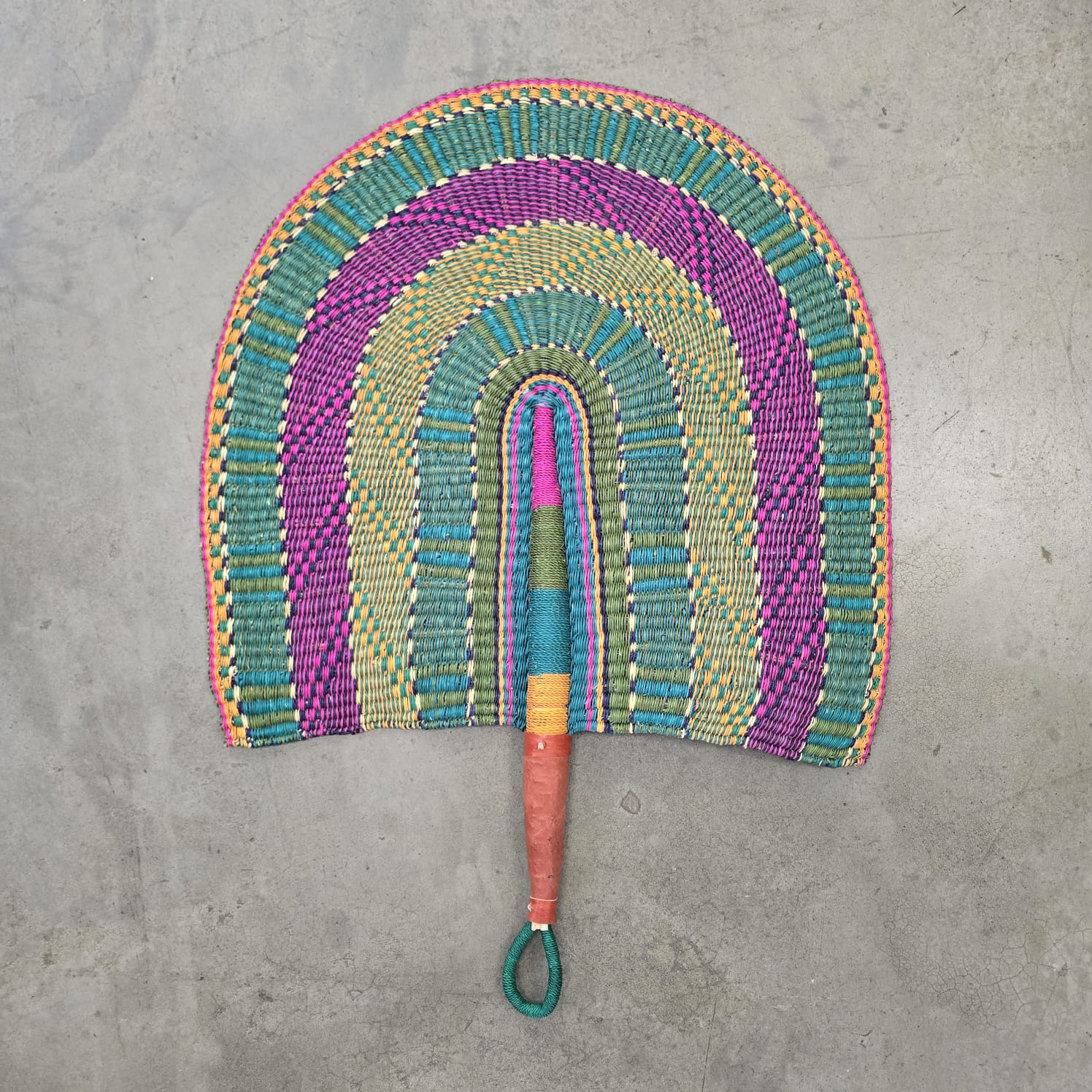 BOLGA FAN (GHANA) 80H 60W +MOUNT