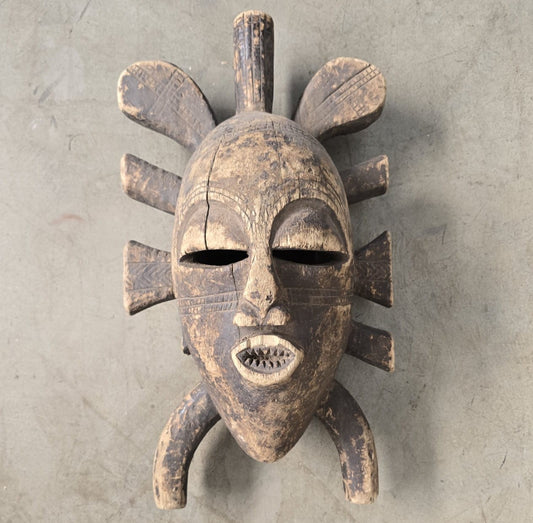 CHOKWE MASK (REPUBLIC OF CONGO) 63H
