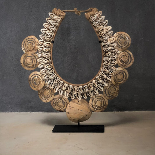PAPUA SHELL COLLAR (INDONESIA) SPIRAL 44W 46H BRN