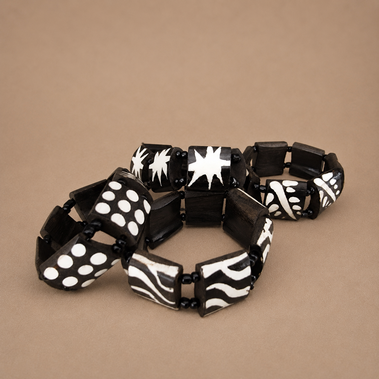 BONE BANGLE (KENYA) SQU BATIK