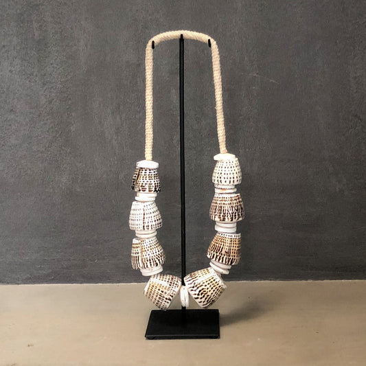 TIGER SHELL NECKLACE (INDONESIA) SP 14W 41H