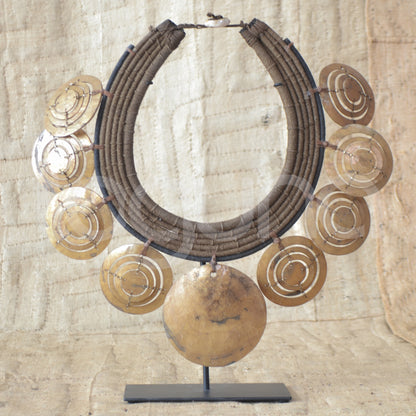 PAPUA SHELL COLLAR (INDONESIA) SPIRAL 39W 42H BRN