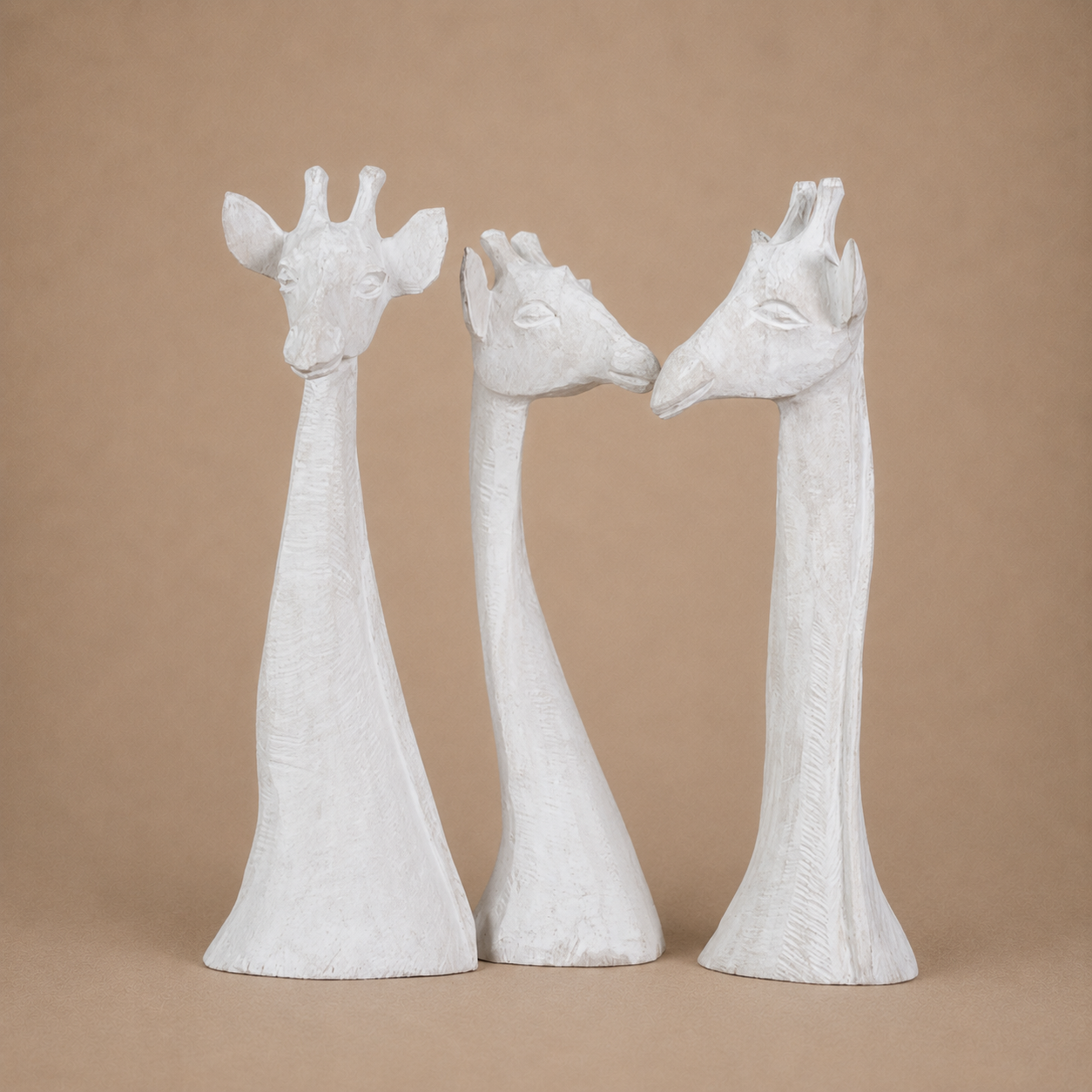 GIRAFFE HEAD (SWAZILAND) 40H WHITEWASH