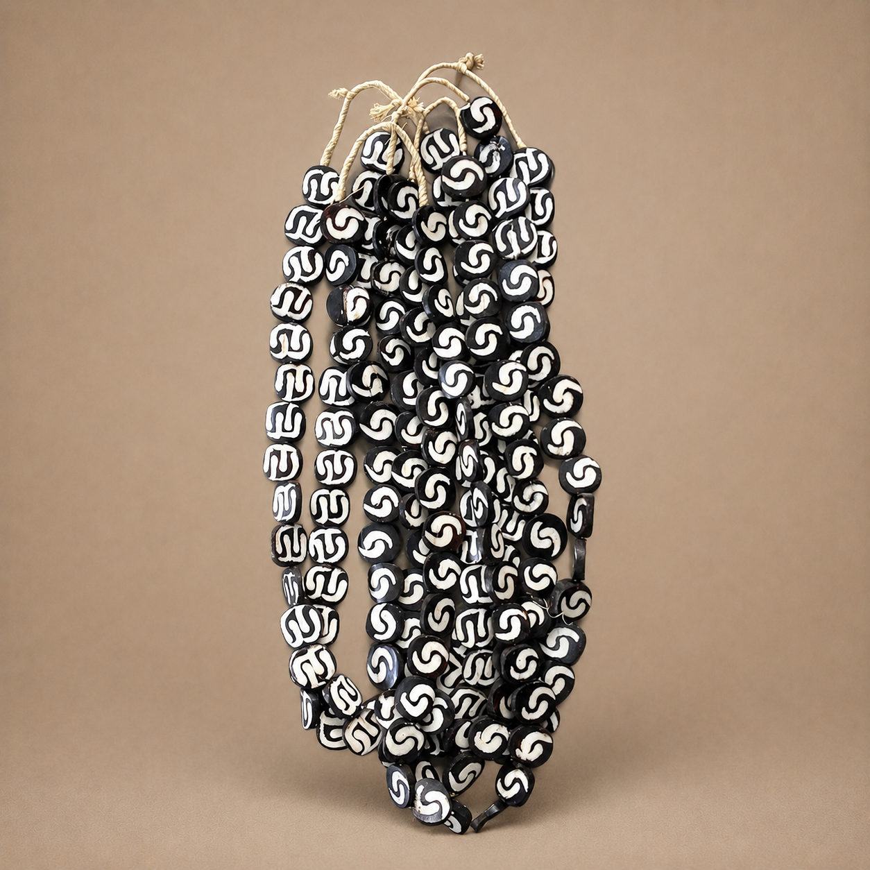 BONE BEAD (KENYA) 10CENT BATIK