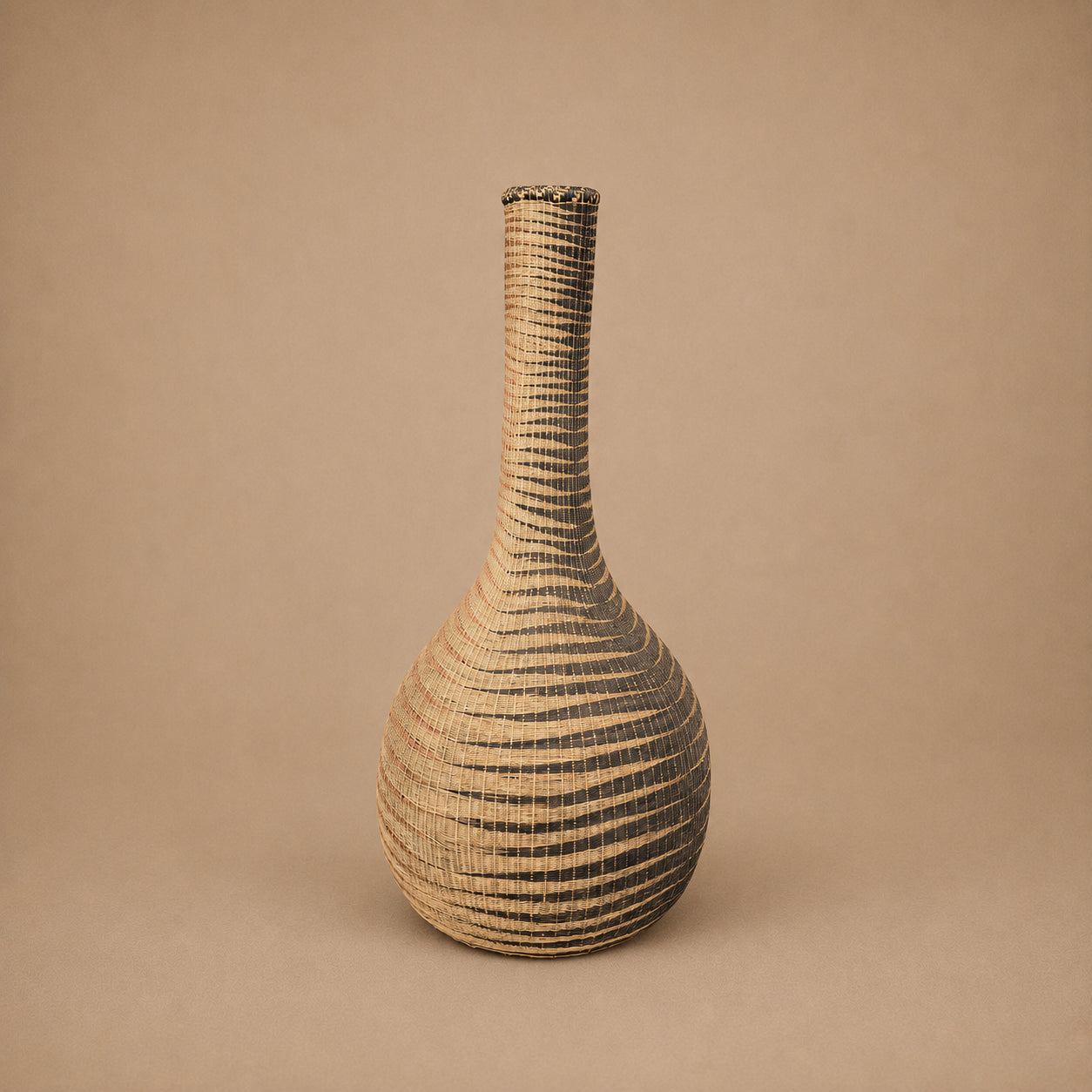 TUTSI VESSEL BASKET (RWANDA) 70-80H
