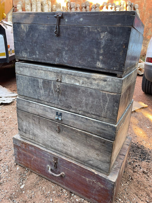 ANTIQUE DOWRY CHEST (INDONESIA) 63L 33W 29H