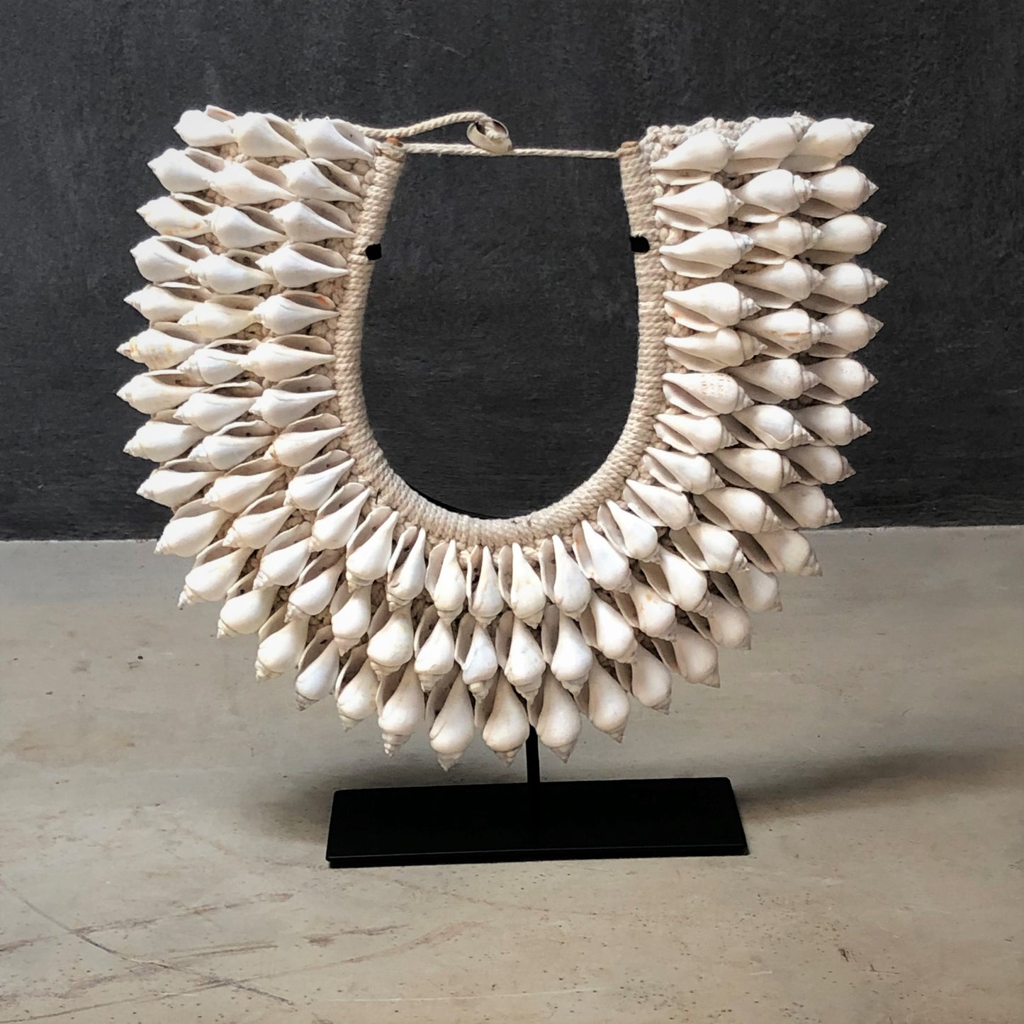 SPIRAL SHELL COLLAR (INDONESIA) MED 35W 35H