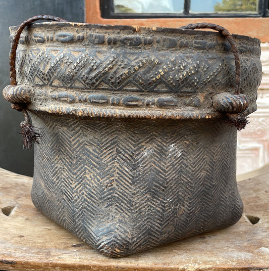 KUBA CEREMONIAL CONTAINER+LID (DRC)