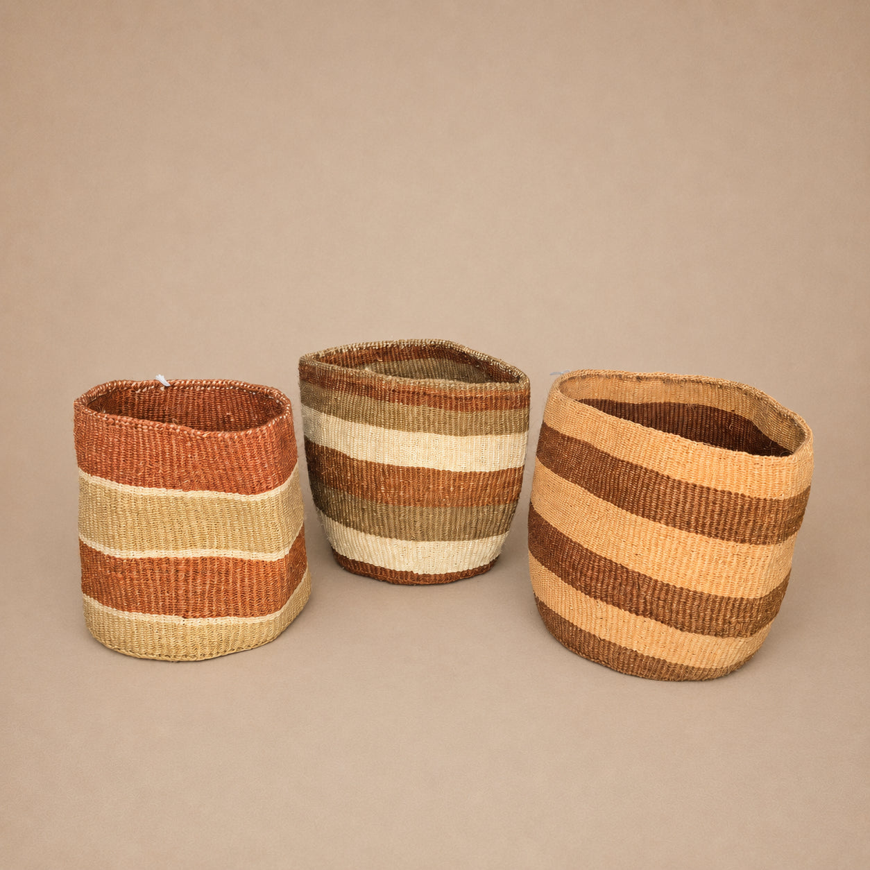 KIONDO BASKET (KENYA) PLANTER 26D 28H