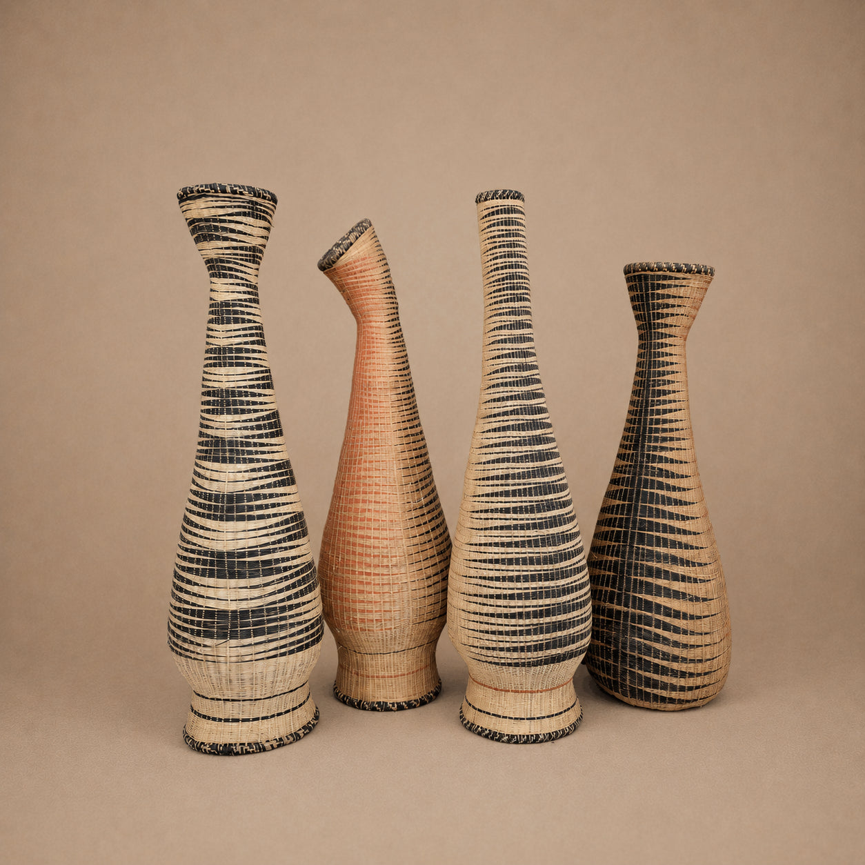 TUTSI VESSEL BASKET (RWANDA) 70-80H