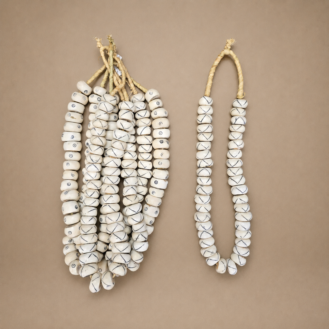 BONE BEAD (KENYA) MED WHT PATT