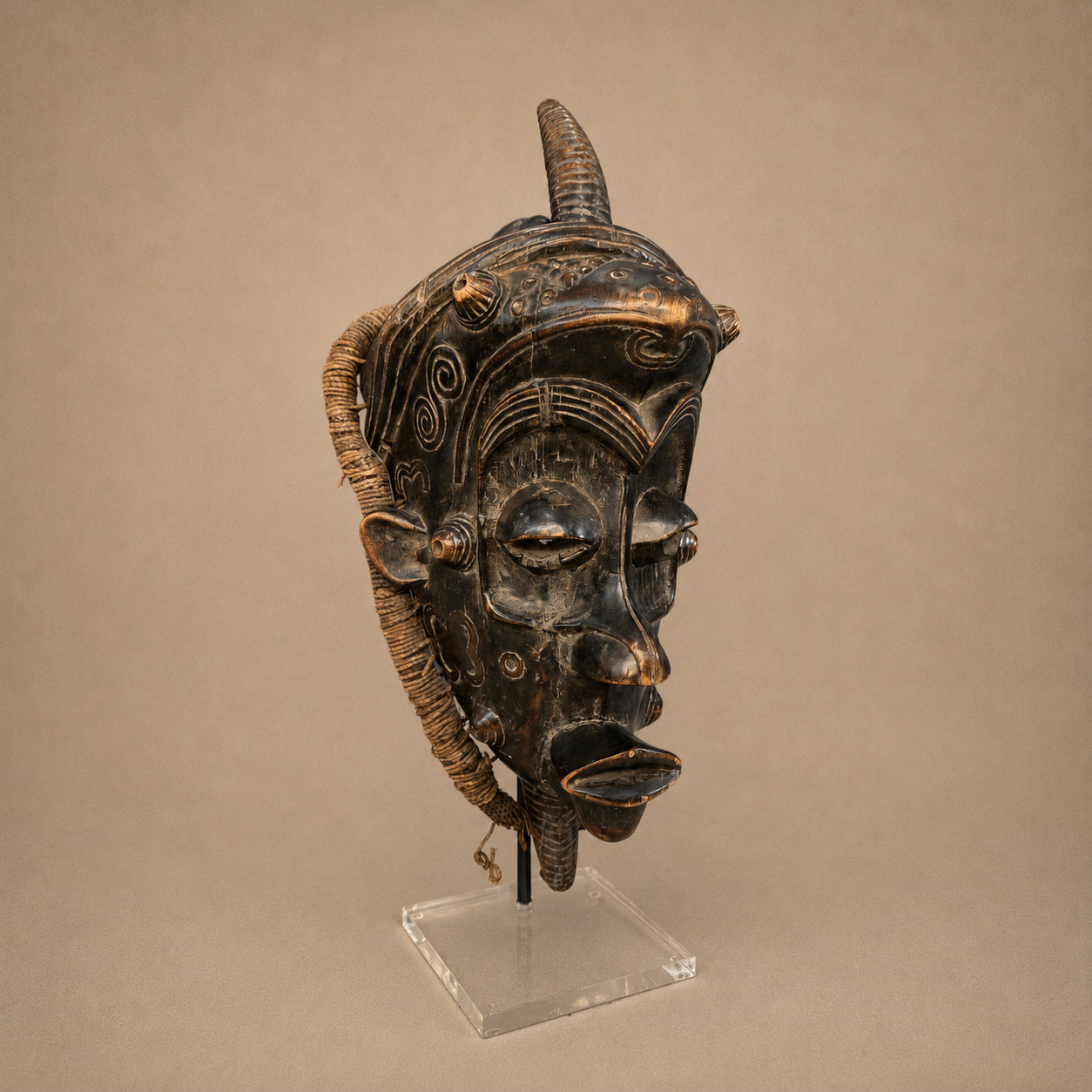 LUALWA MASK (REPUBLIC OF CONGO)