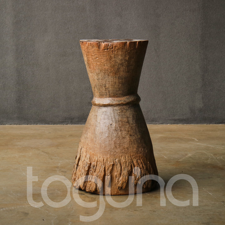TONGA GRAIN MORTAR/SIDE-TABLE (ZIMBABWE) 29D 54H NAT