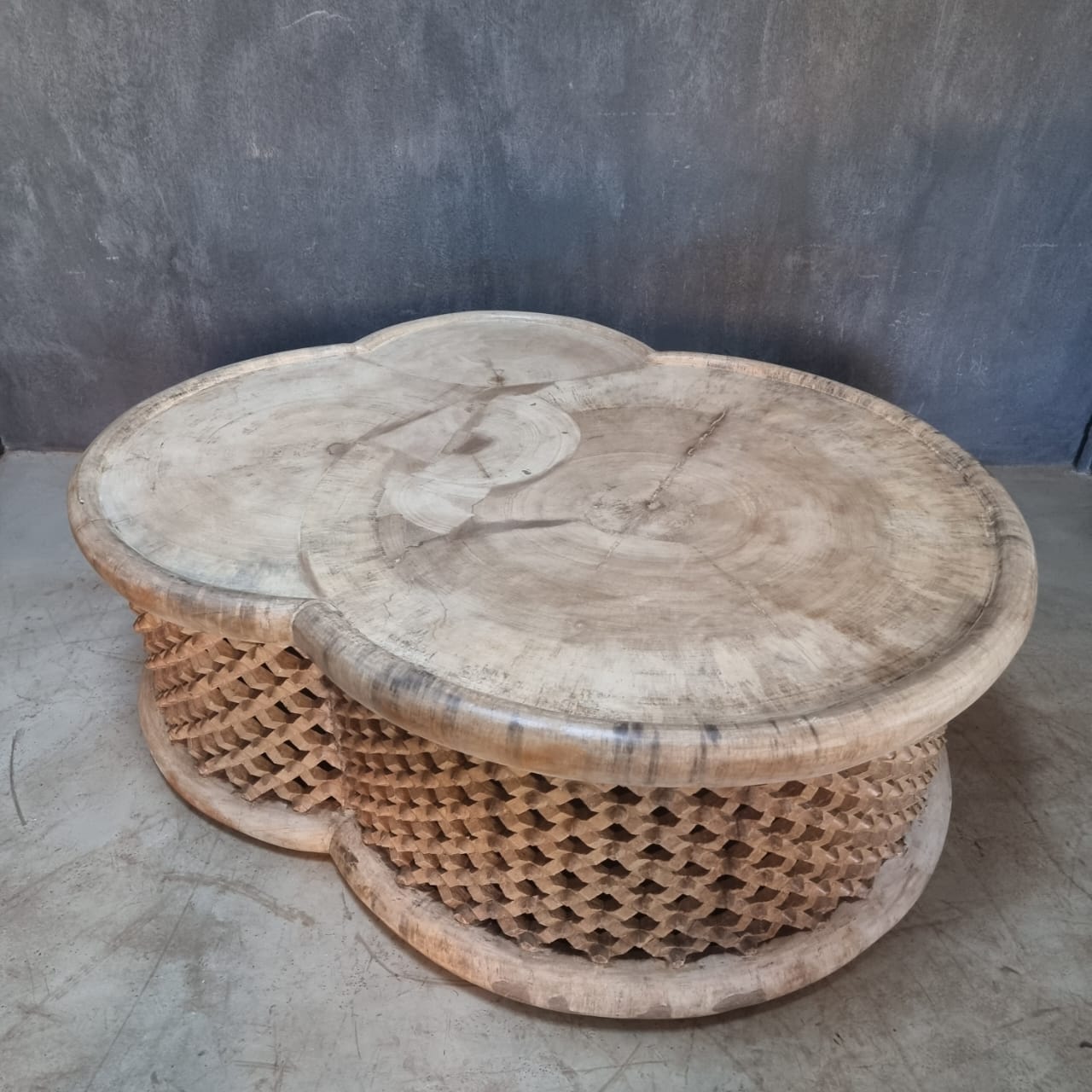 CLUSTER TABLE (CAMEROON) 125L 110W 43H NAT