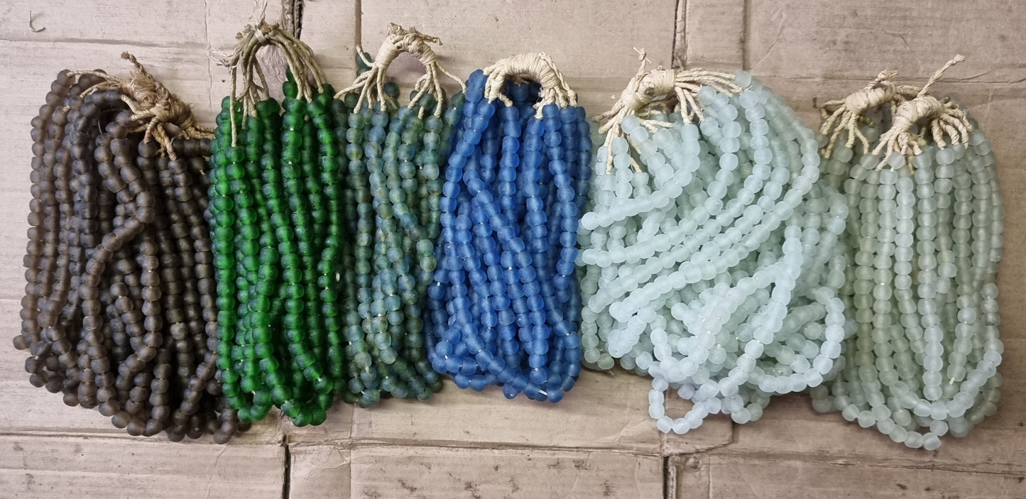 RECYCLED GLASS BEAD (GHANA) MED