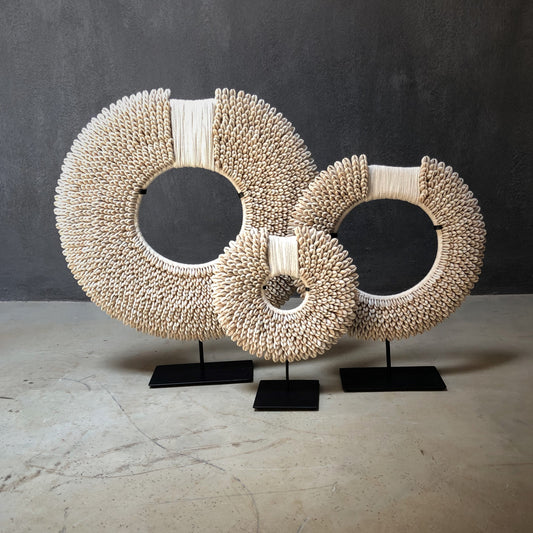 COWRIE SHELL COLLAR (INDONESIA) GROUP