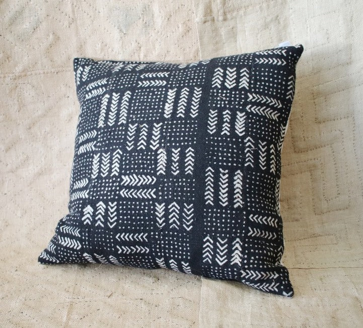 MUD CLOTH CUSHION 50X50 BLACK
