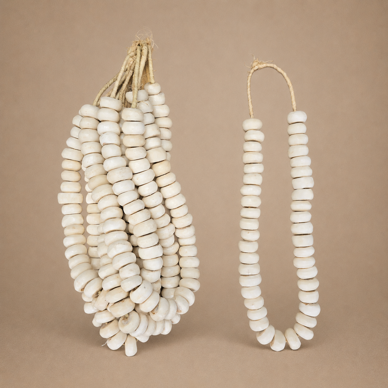 BONE BEAD (KENYA) MED WHT