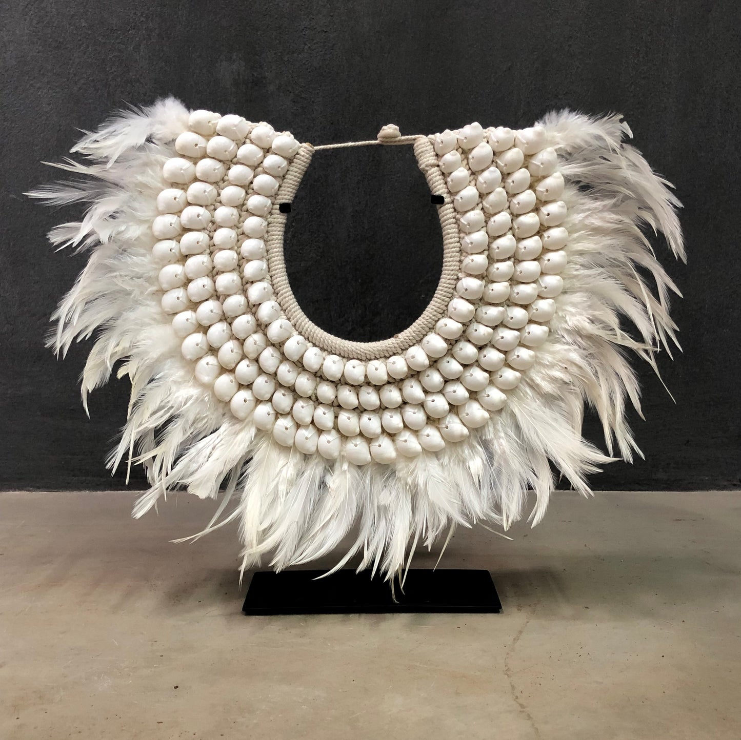 SHELL, FEATHER COLLAR (INDONESIA) LRG 43W 38H