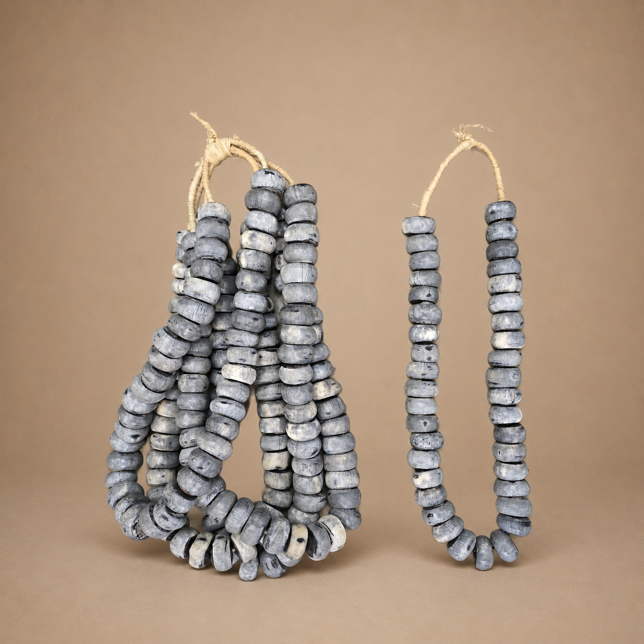 BONE BEAD (KENYA) MED GRY