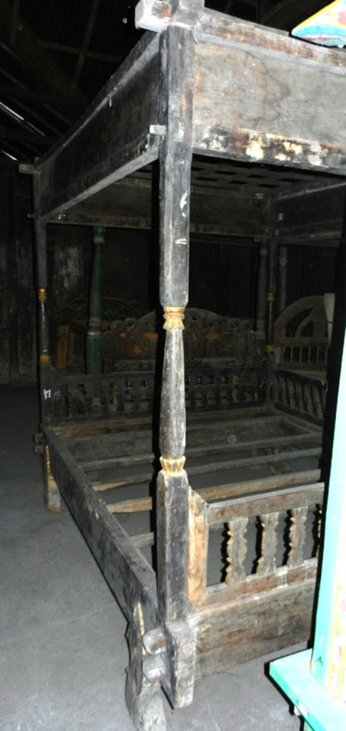 ANTIQUE 4 POSTER BED (INDONESIA) 240L 180W 212H
