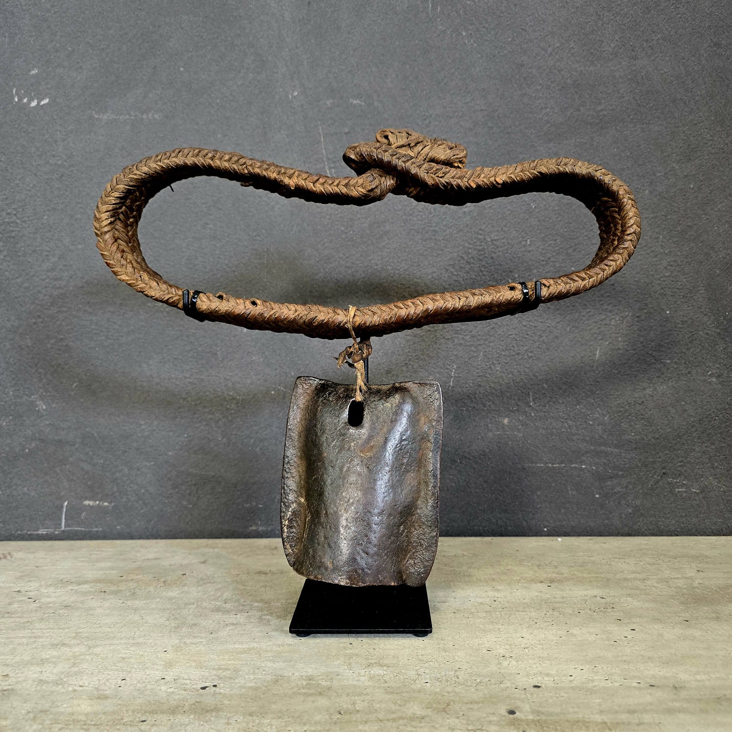 KARAMAJONG COW BELL (UGANDA) 15W 45H