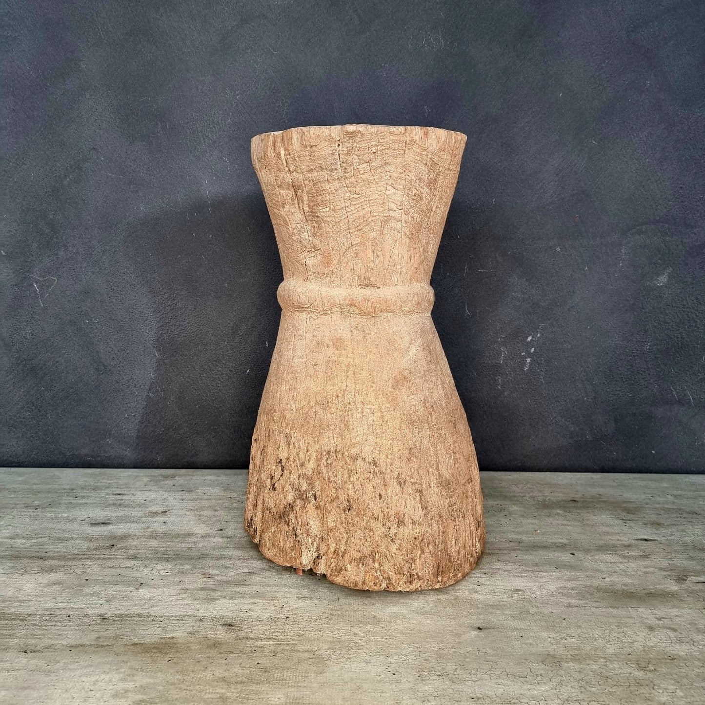 TONGA GRAIN MORTAR/SIDE-TABLE (ZIMBABWE) 29D 54H NAT