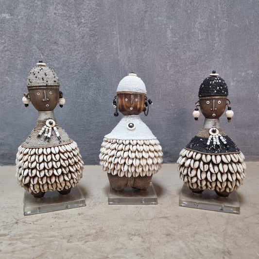 NAMJI DOLL (CAMEROON) LUX 18-24H