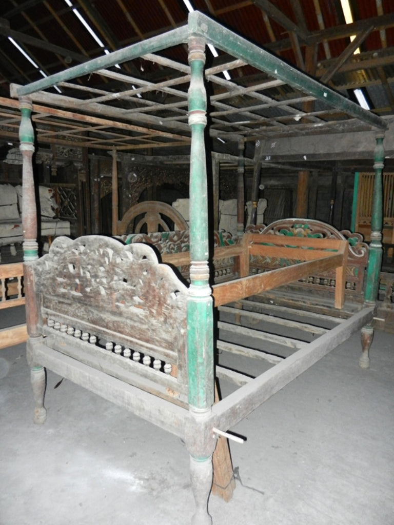 ANTIQUE 4 POSTER BED (INDONESIA) 238L 150W 210H GREEN